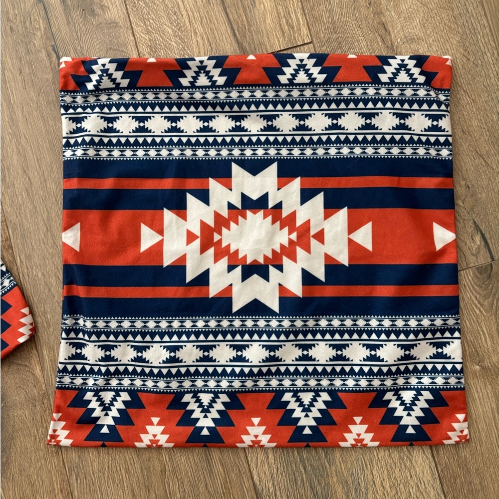 Set of 2 Aztec Cabin-core micro fiber zippered pillow covers 18 inches square - Picture 8 of 8